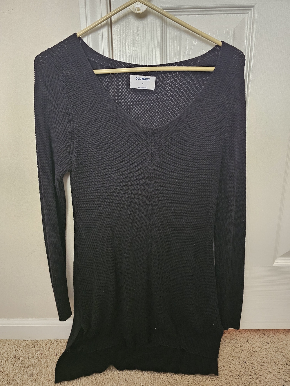 Old Navy Black V-Neck Long Sleeve Knit Tunic